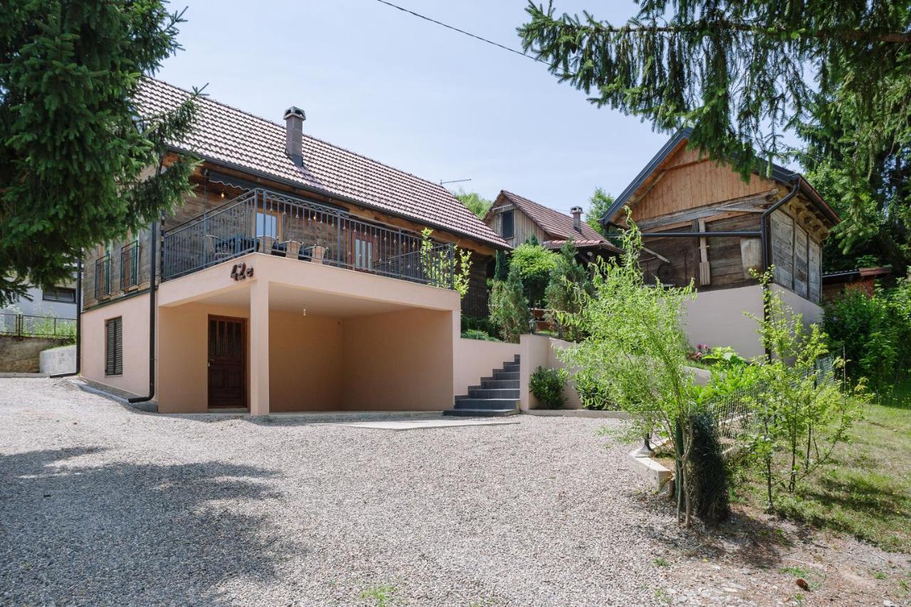 Traditional Houses Korana River Karlovac Exterior photo